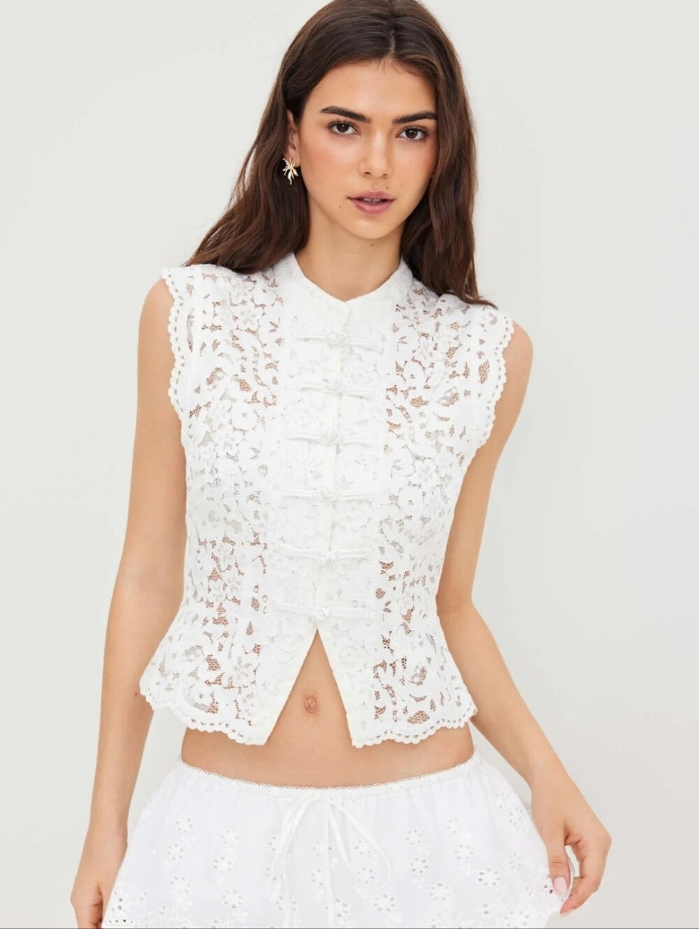 Lace Mandarin Collar Sleeveless Top in White